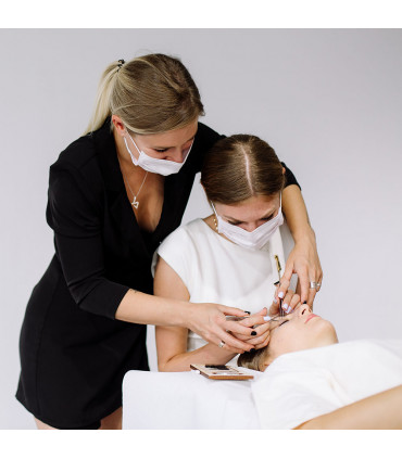Schulungen 1. STUFE BASISKURS - Wimpernverlängerung 1:1 für Anfänger