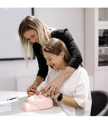 Schulungen 1. STUFE BASISKURS - Wimpernverlängerung 1:1 für Anfänger