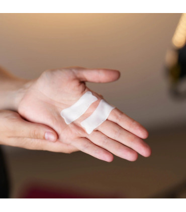 Shop KATYA_VINOG "Bow" Sticky Silicone Pads for Lower Lash Isolation